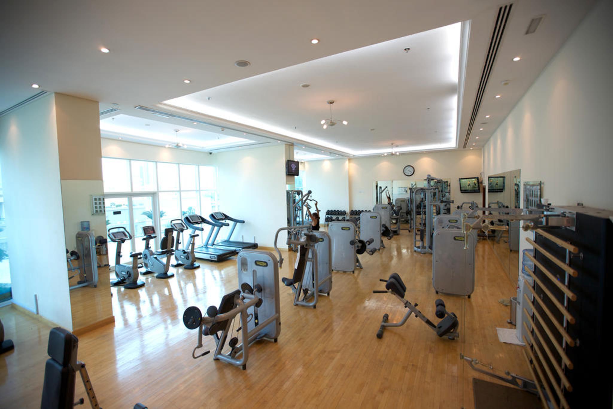 Tamani Marina Hotel & Apartments Dubai Exterior photo The gym at the Jumeirah Beach Hotel