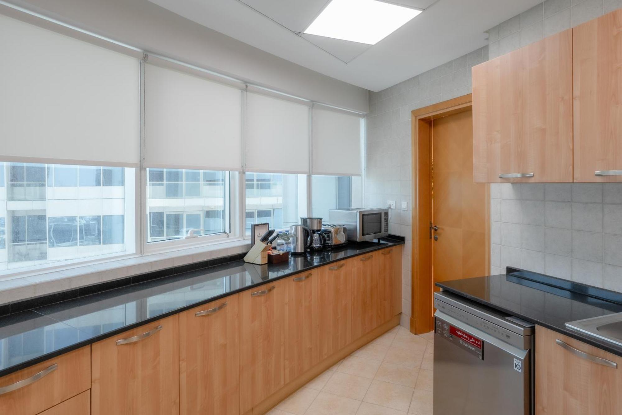 Tamani Marina Hotel & Apartments Dubai Exterior photo A kitchen at the University of Oxford