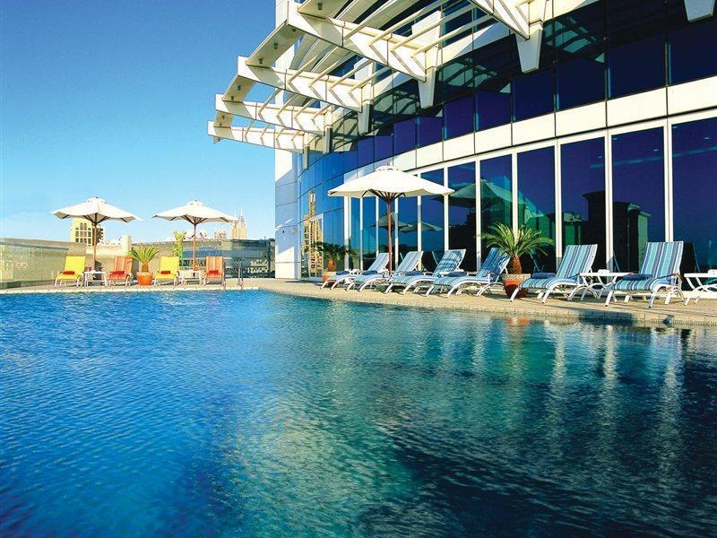 Tamani Marina Hotel & Apartments Dubai Exterior photo The pool at the 1018